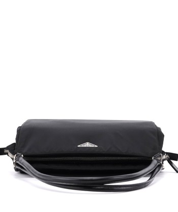 Black Tessuto Chic Shoulder Bag suggérées chez