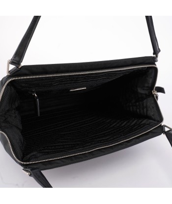 Black Tessuto Chic Shoulder Bag suggérées chez