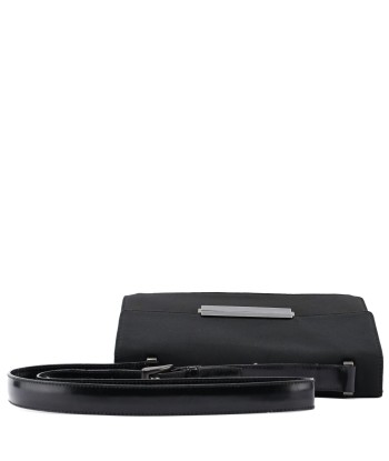 Black Nylon Buckle Shoulder Bag chez Cornerstreet bien 