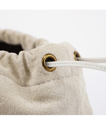 Beige Perforated Leather Drawstring Bag s'inspire de l'anatomie humaine