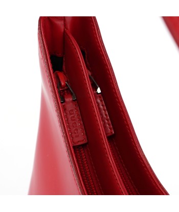 Red Calfskin Hobo Shoulder Bag s'inspire de l'anatomie humaine