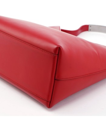 Red Calfskin Hobo Shoulder Bag s'inspire de l'anatomie humaine